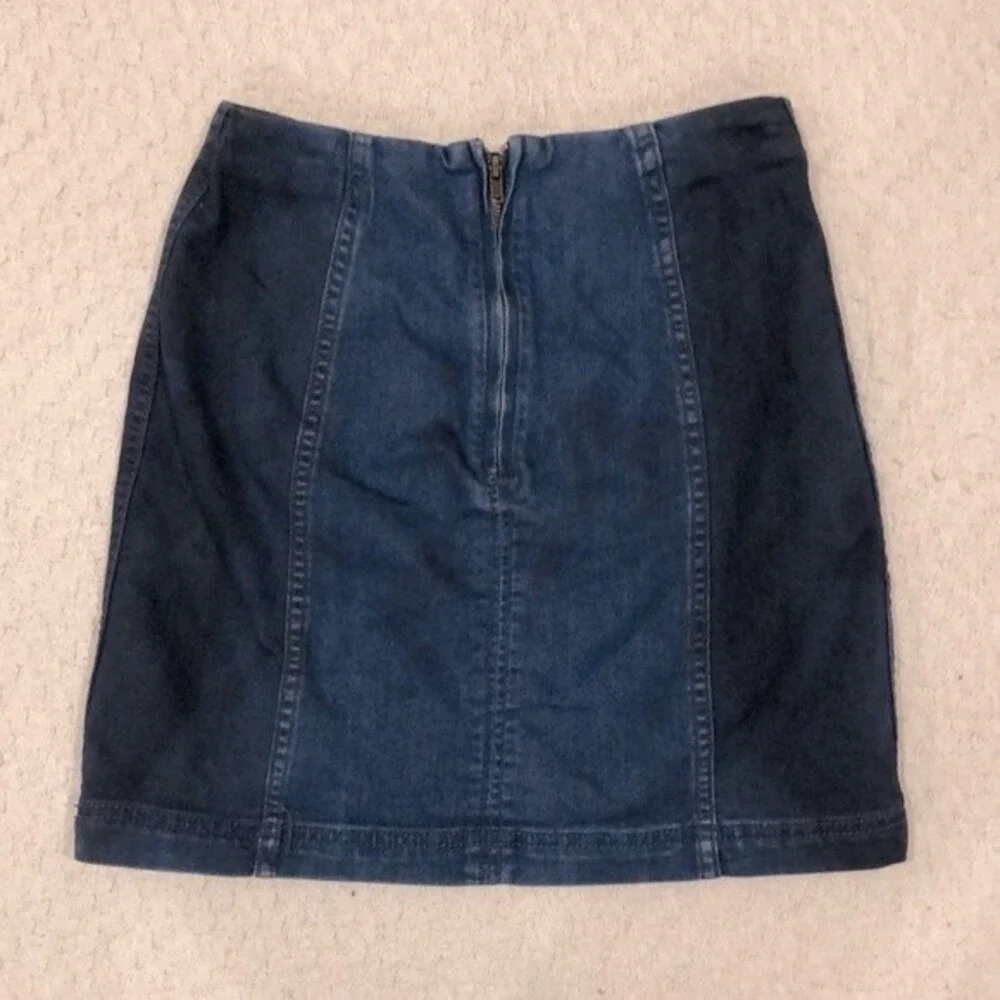 Free People Femme Mini Blue Jean Two Toned Skirt Size 2